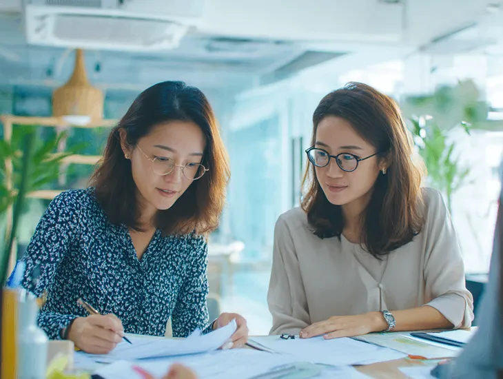 Bali Expat Visa Compliance 2025 – VOA risks, long-stay requirements, document matching, tax, PT PMA rules 📄💼🌍